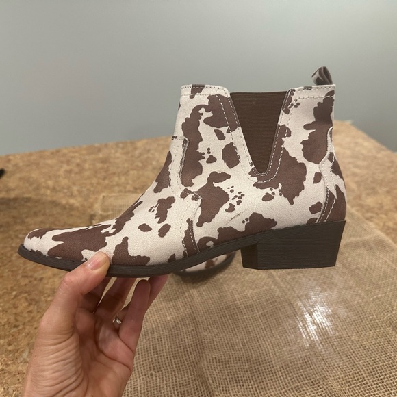 Ladies Arizona slip on booties size 8 - Picture 2 of 4